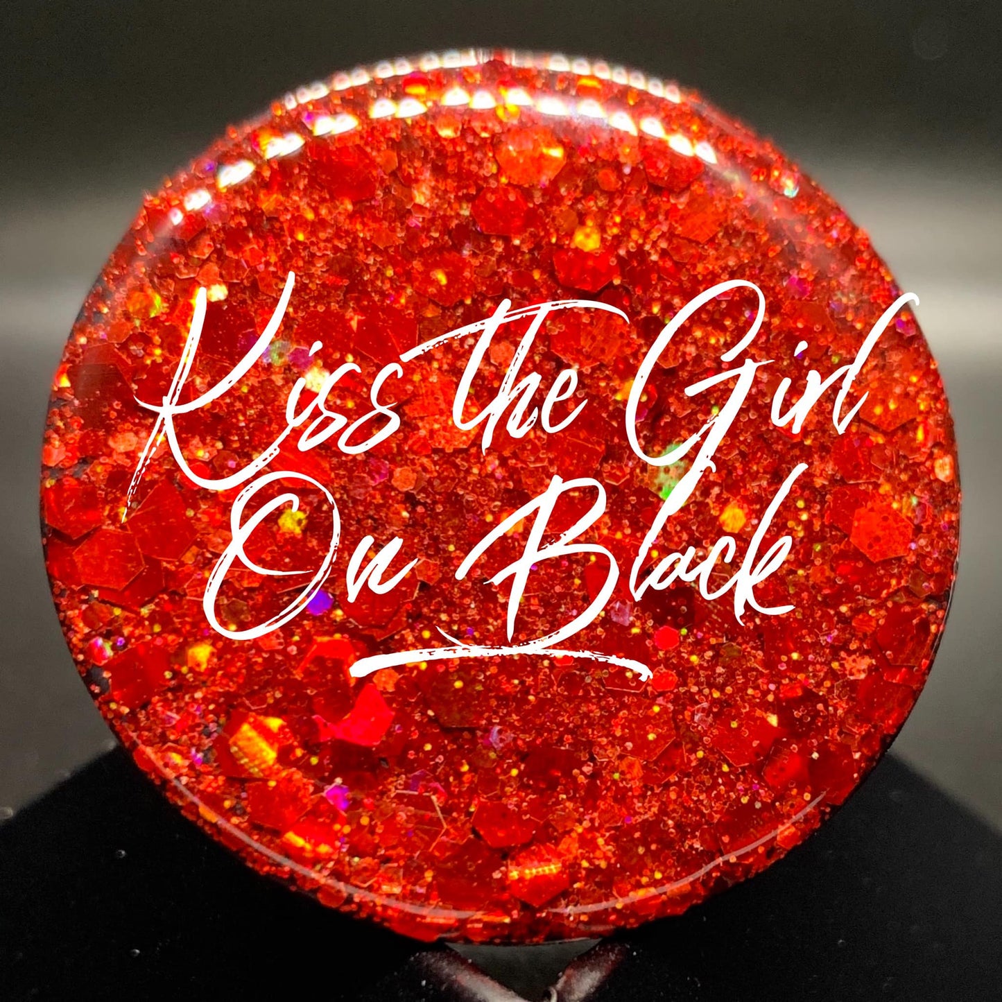 Holographic Chunky Mix: Kiss the Girl