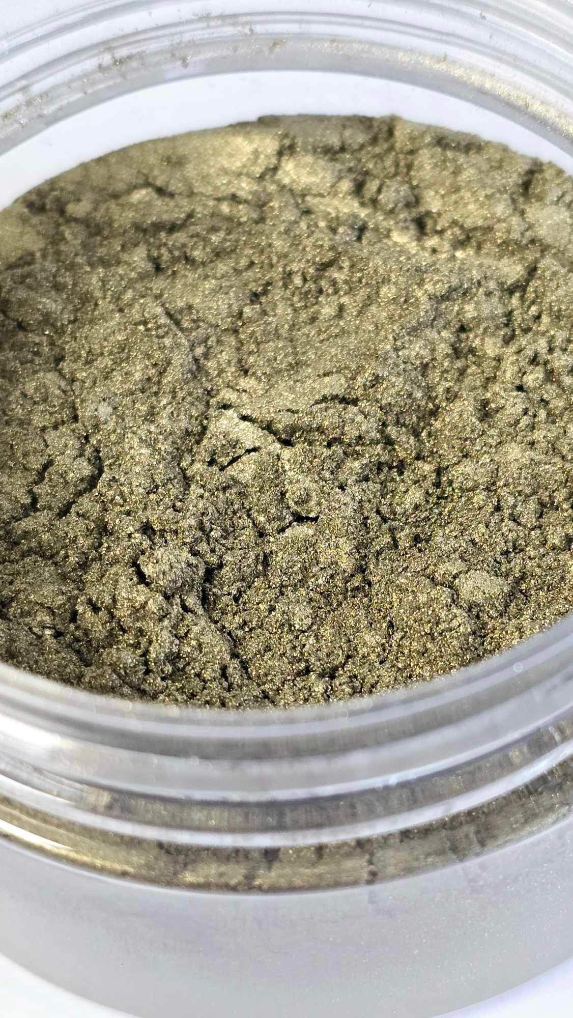 PEARL MICA 1OZ: Tree Hugger