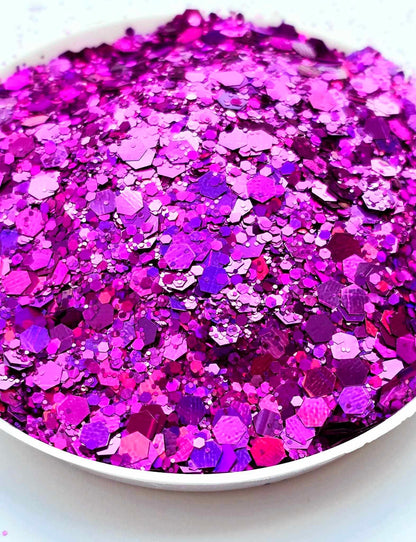 Holographic Chunky Mix: Love Me, Love Me