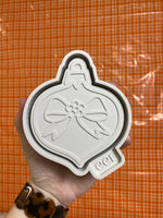 Ornament with Bow Mold