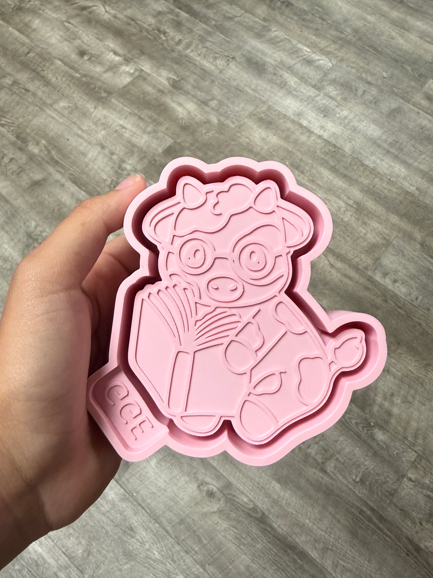 Reading cow with Glasses - Silicone Mold