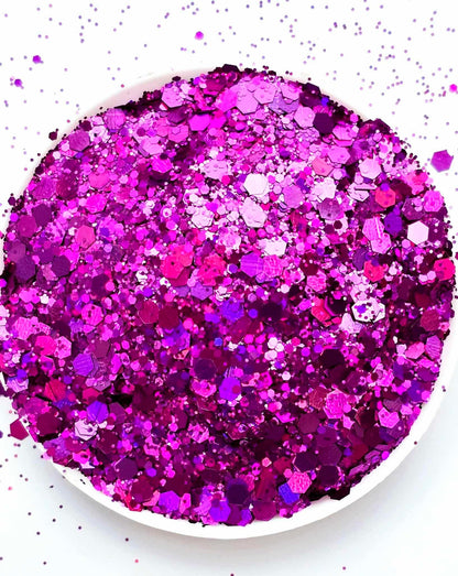 Holographic Chunky Mix: Love Me, Love Me