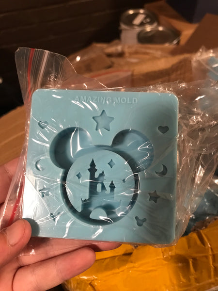 Mold: Shaker Mouse with Castle